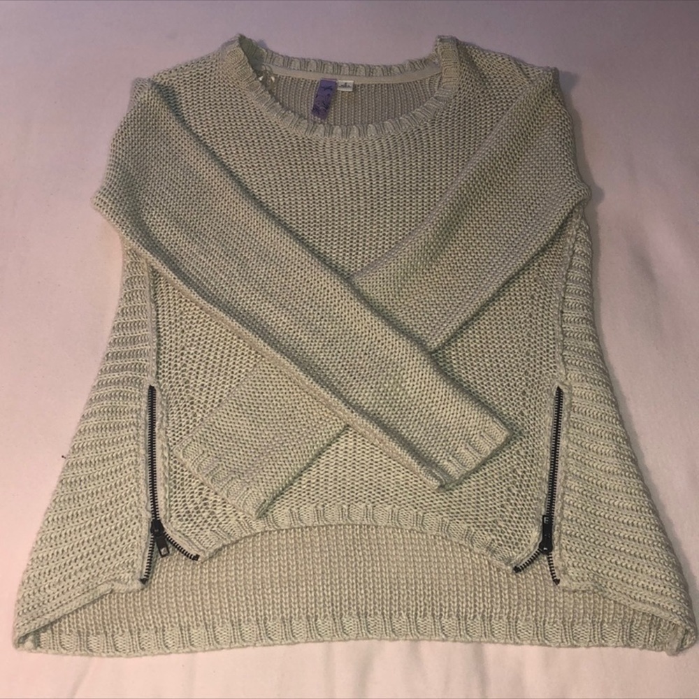 Alya high low zipper sweater